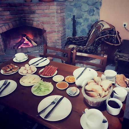 Hotel Villa Eniseli Bagian luar foto