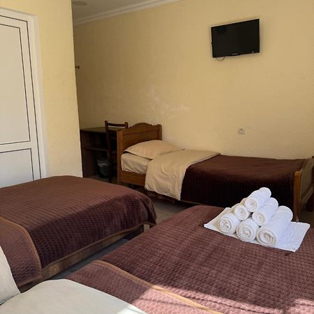 Hotel Villa Eniseli Bagian luar foto