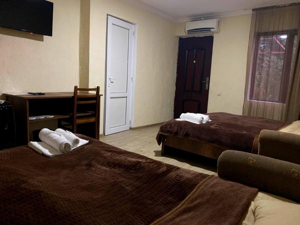 Hotel Villa Eniseli Bagian luar foto