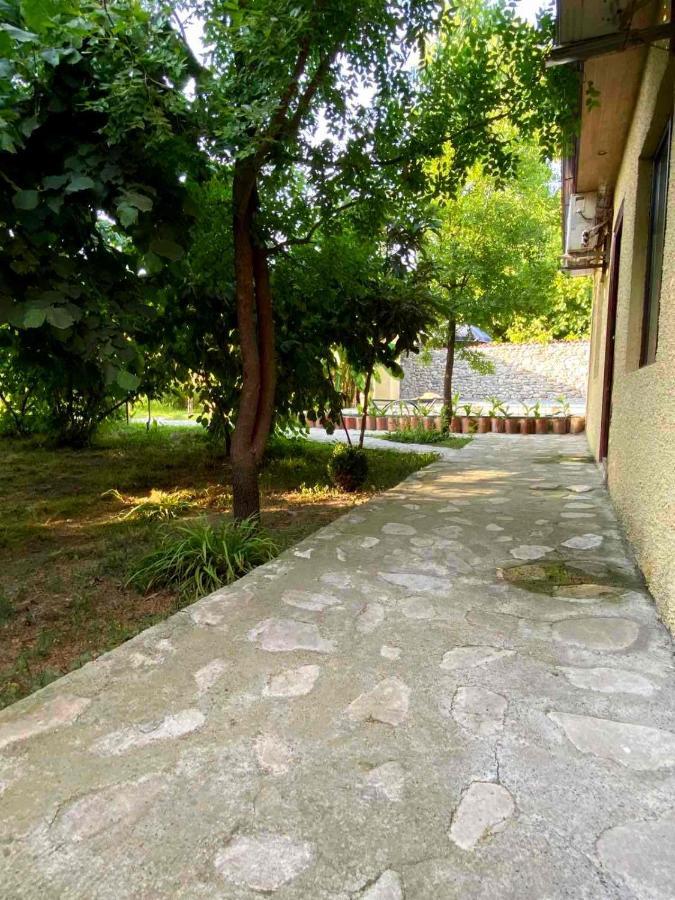 Hotel Villa Eniseli Bagian luar foto