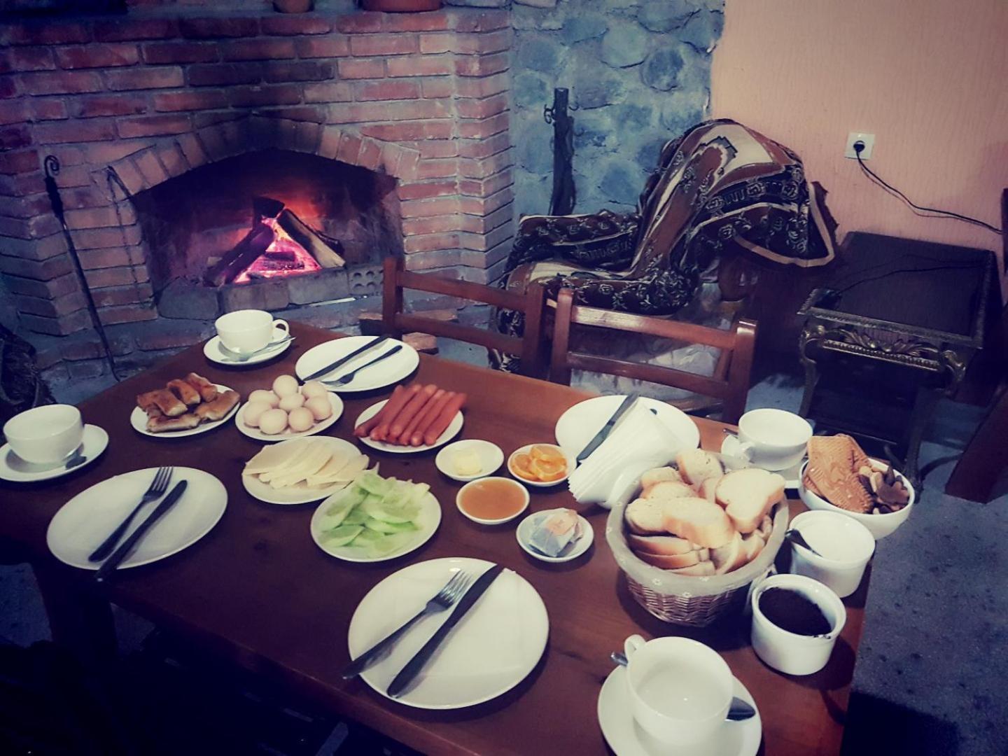 Hotel Villa Eniseli Bagian luar foto