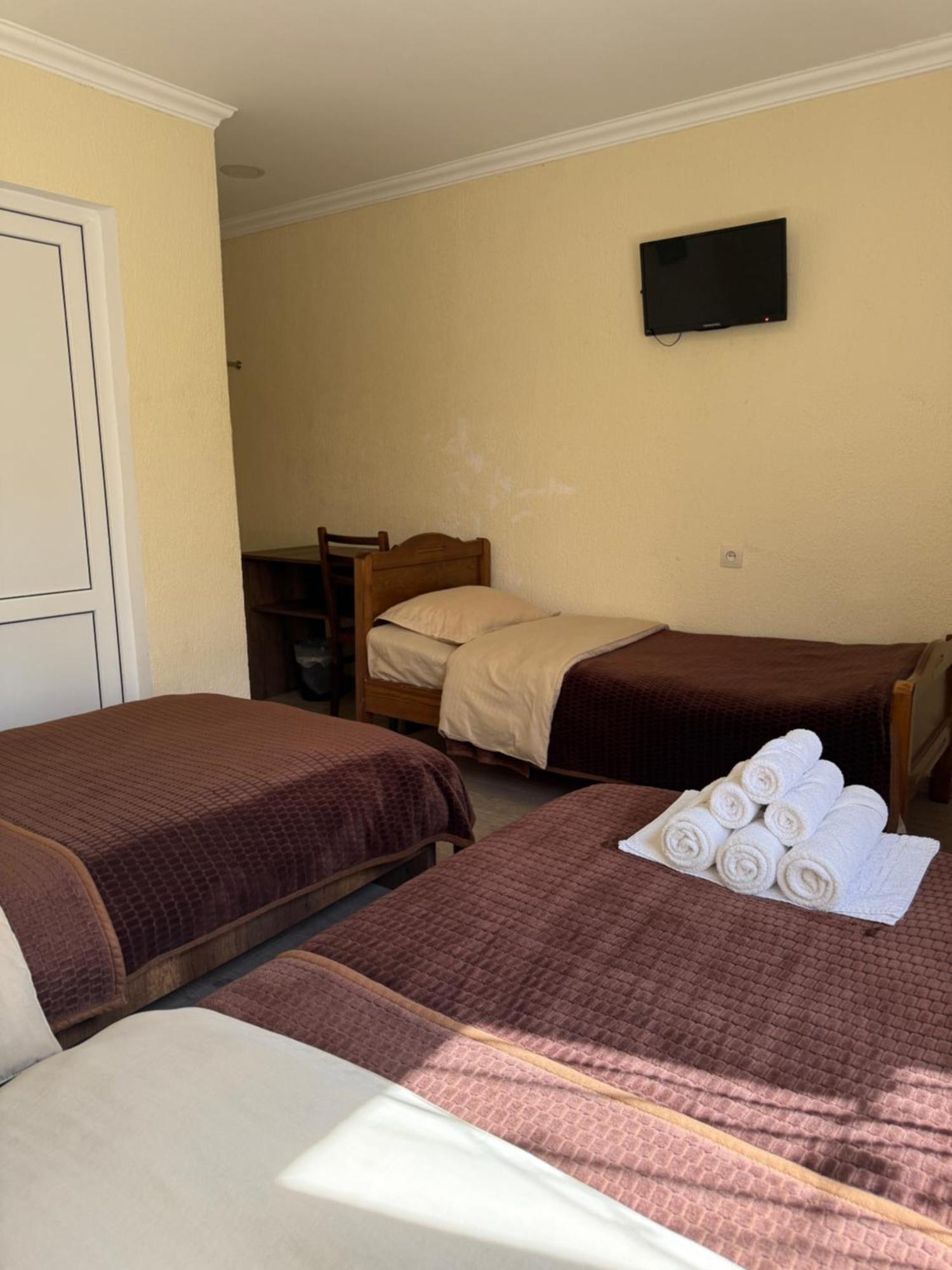 Hotel Villa Eniseli Bagian luar foto