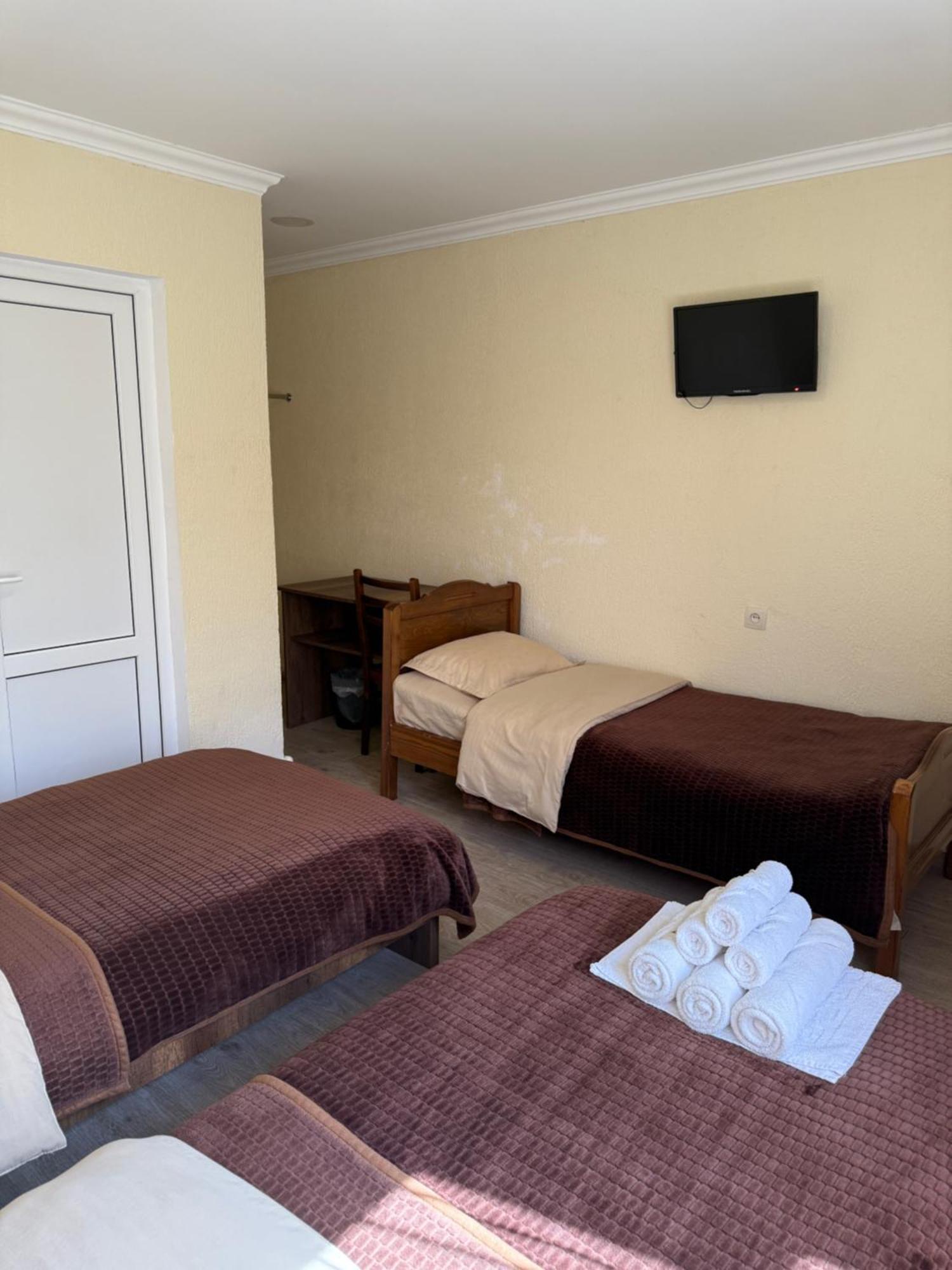 Hotel Villa Eniseli Bagian luar foto