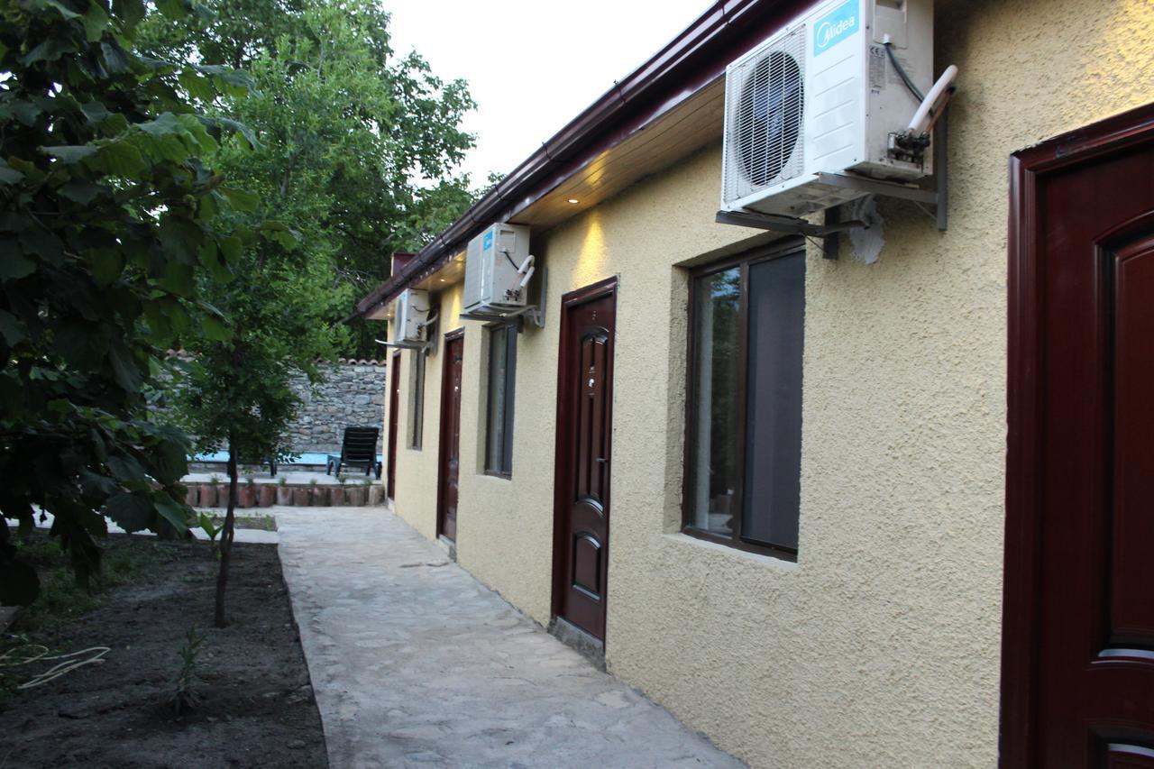 Hotel Villa Eniseli Bagian luar foto